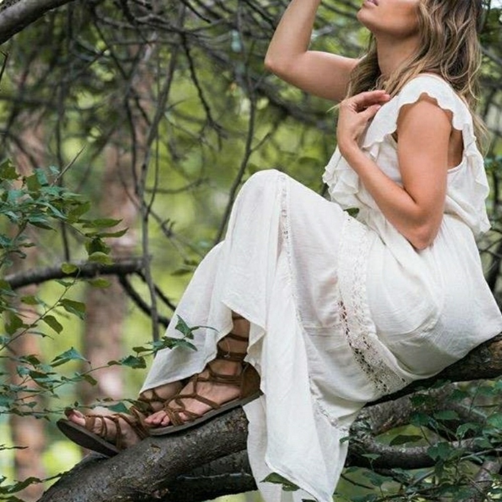 NWOB Faux suede lace up gladiator sandals